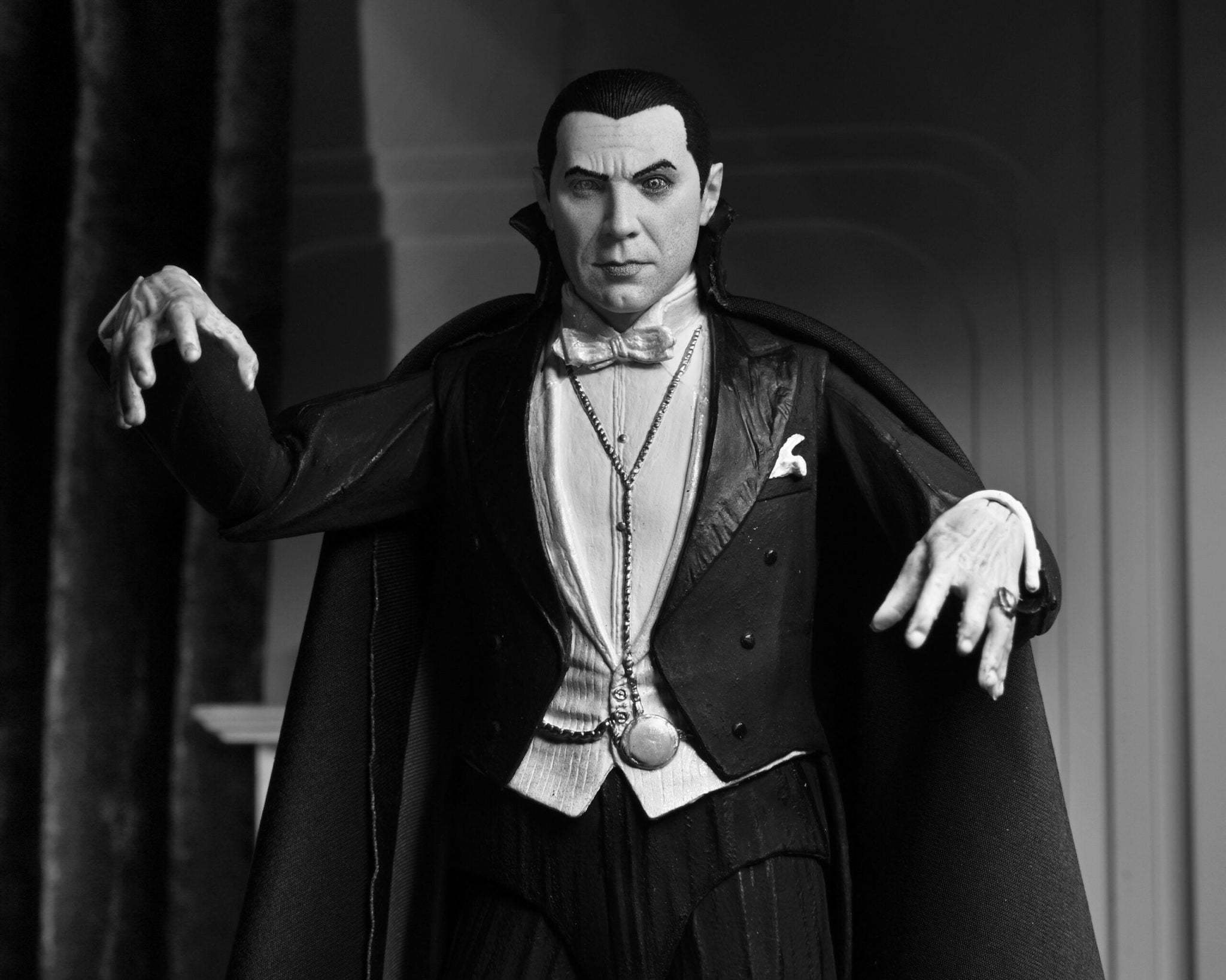 Universal Monsters: Dracula - Carfax Abbey - 7 inch Action Figure - Fans Geek Store