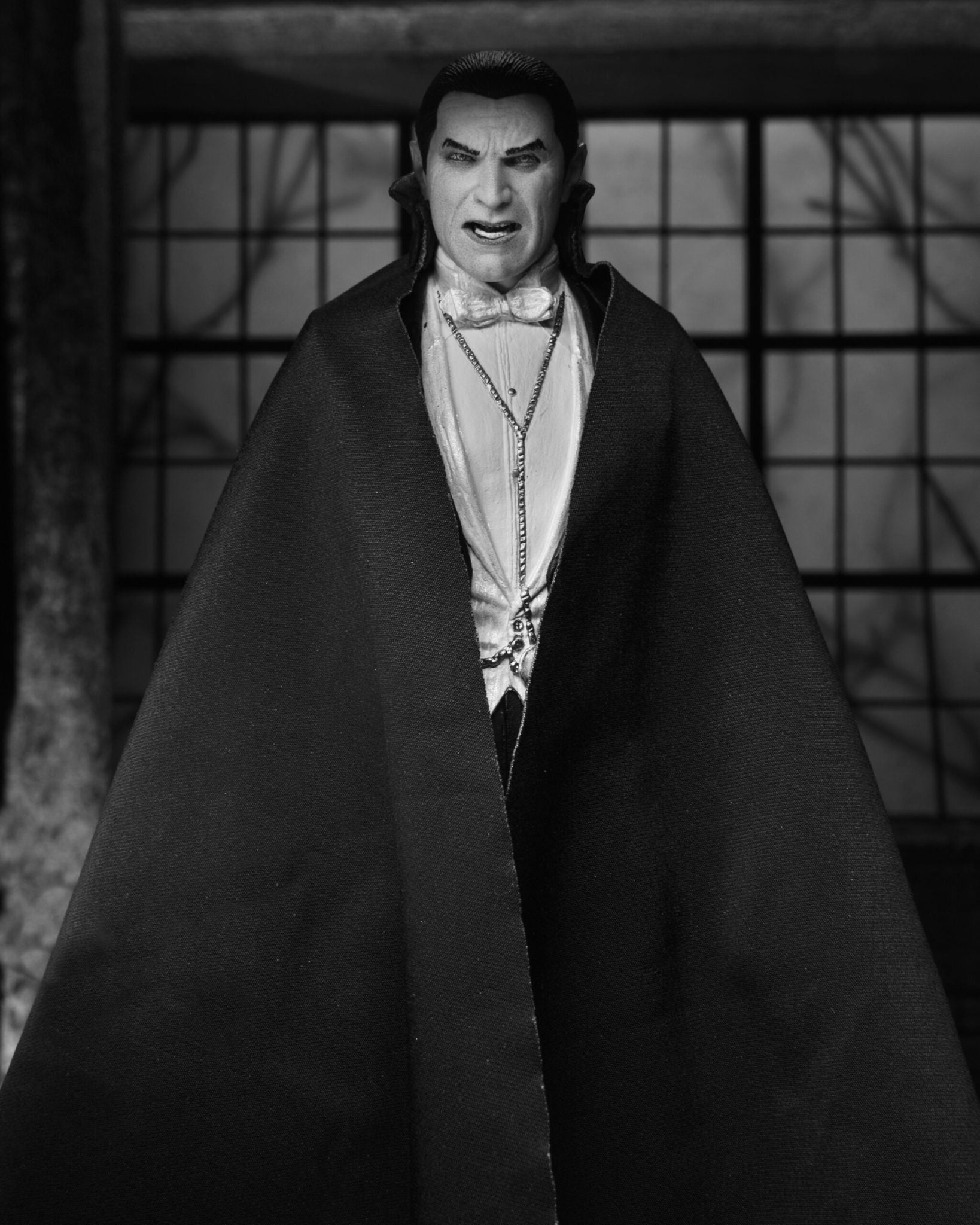 Universal Monsters: Dracula - Carfax Abbey - 7 inch Action Figure - Fans Geek Store