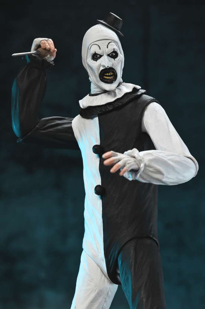 Neca Terrifier Art the Clown Ultimate Figuur 17 cm