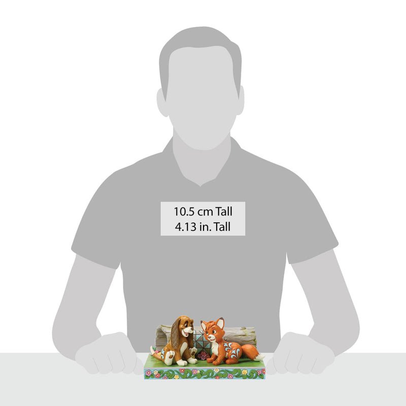 An Unlikely Friendship (Fox & Hound) - Jim Shore Disney Traditions Beeldje - Fans Geek Storeproduct_typeJim Shore