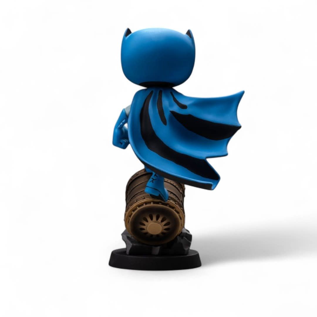 Batman Mini Co. PVC Figure Batman on Bat - Signal (Blue Variant) - Fans Geek Store