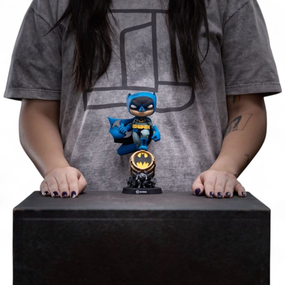 Batman Mini Co. PVC Figure Batman on Bat - Signal (Blue Variant) - Fans Geek Store