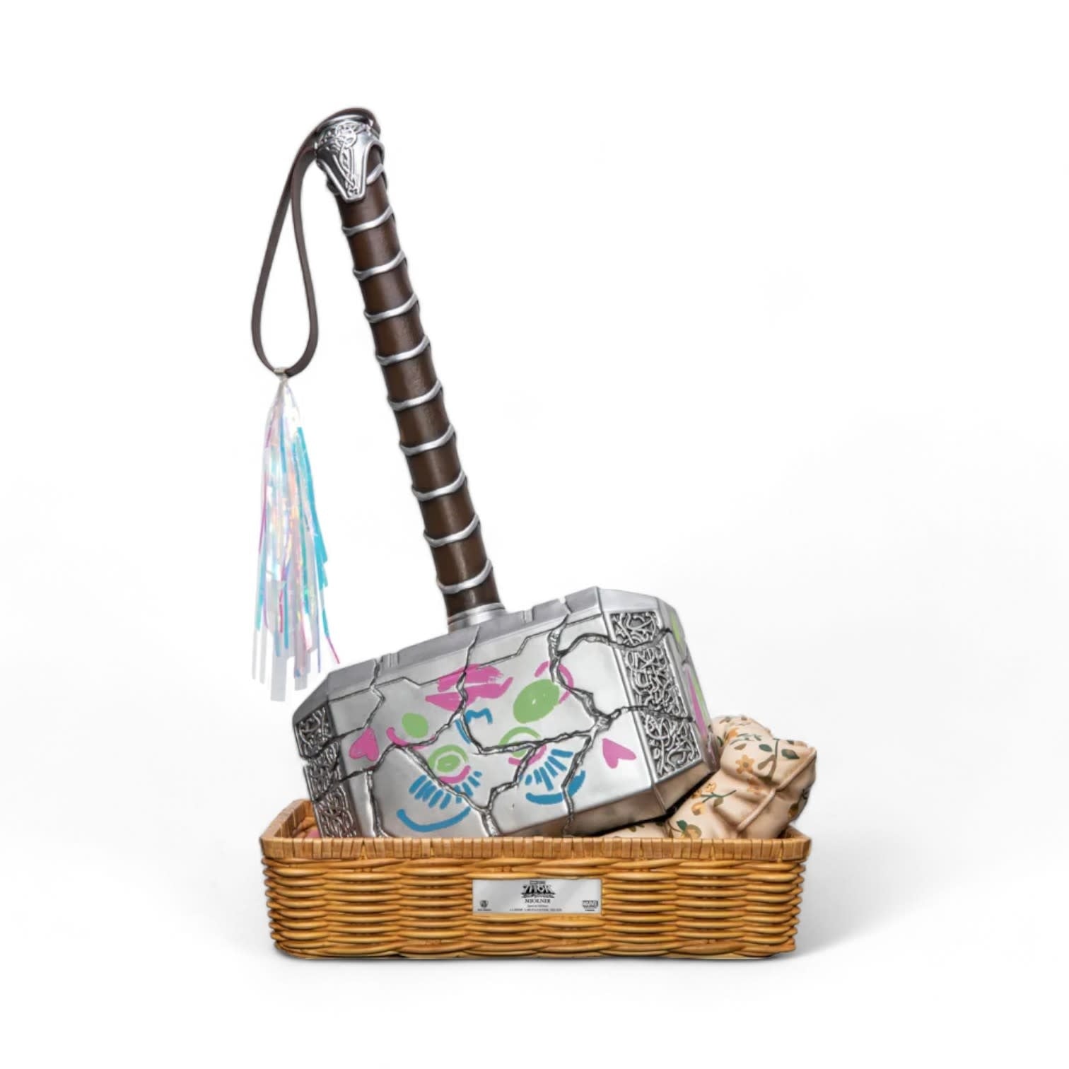 Marvel: Thor Love and Thunder - Mjolnir Love Version 1:1 Scale Statue - Fans Geek Store