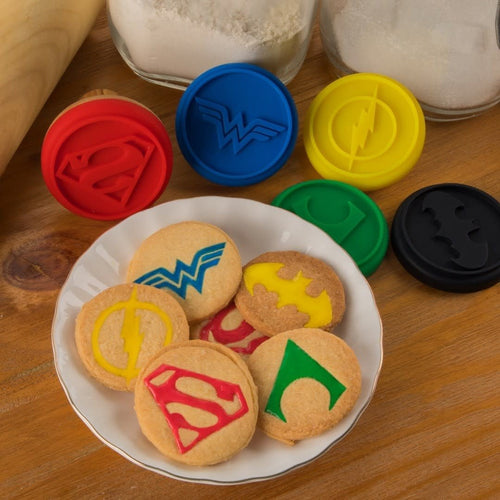 DC Comics: Justice League - Set of 5 Logo Cookie Stamps - Fans Geek Store