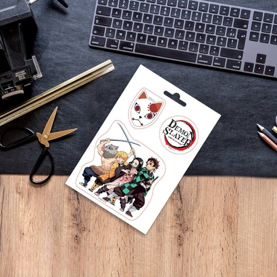 DEMON SLAYER - Pck Tumbler with straw 470ml + Acryl + Stickers - Fans Geek Store