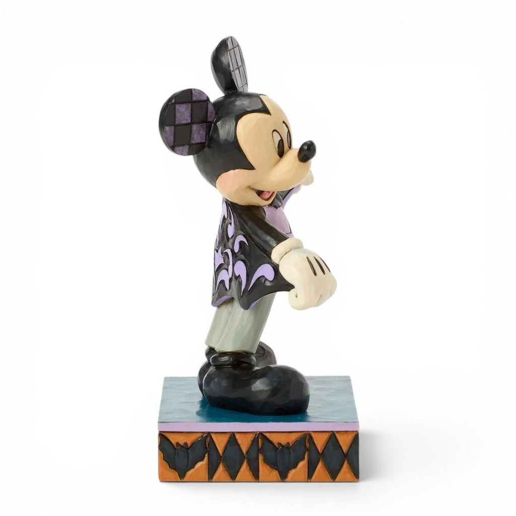 Disney Traditions: Mickey Mouse Vleermuispak Beeldje | Jim Shore – Halloween - Fans Geek Storeproduct_typeDisney Traditions