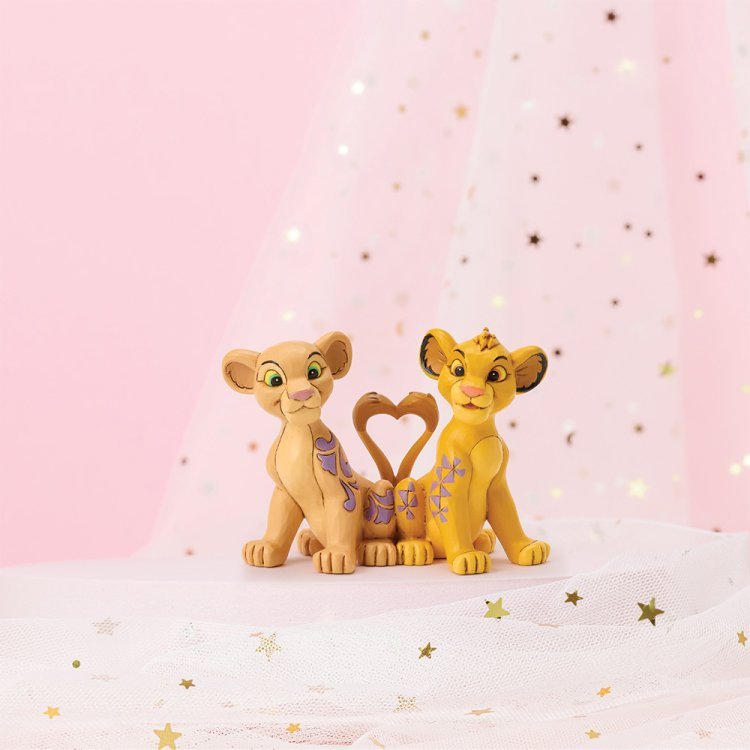 Disney Traditions Simba en Nala Standbeeld Door Jim Shore Met Staart Hart - Fans Geek Storeproduct_typeDisney Traditions