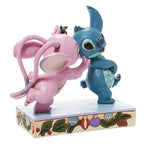 Disney Traditions – Stitch & Angel onder de Maretak | Jim Shore | 15 cm - Fans Geek Storeproduct_typeDisney Traditions (Enesco)