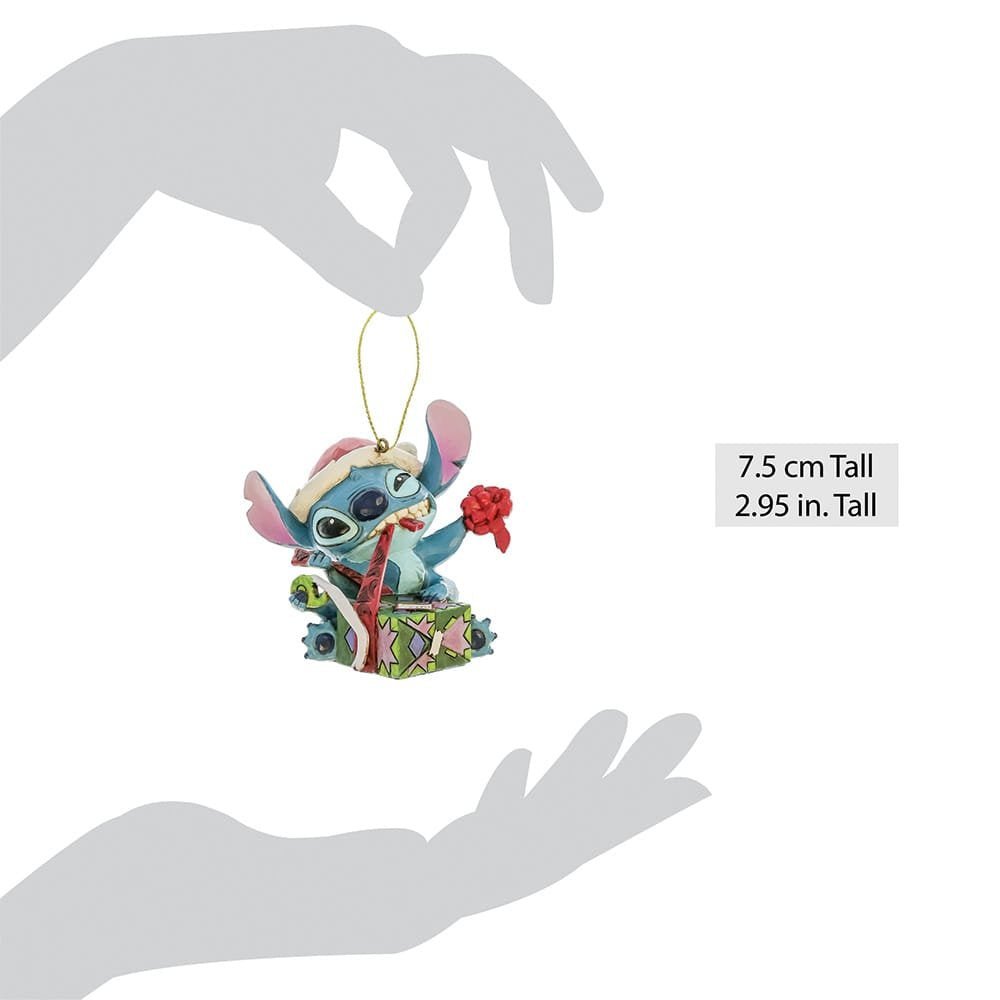 Disney Traditions – Stitch Pakt Cadeau Uit | Kerstboomornament | 7,5 cm - Fans Geek Storeproduct_typeDisney Traditions (Enesco)