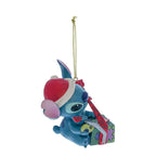 Disney Traditions – Stitch Pakt Cadeau Uit | Kerstboomornament | 7,5 cm - Fans Geek Storeproduct_typeDisney Traditions (Enesco)
