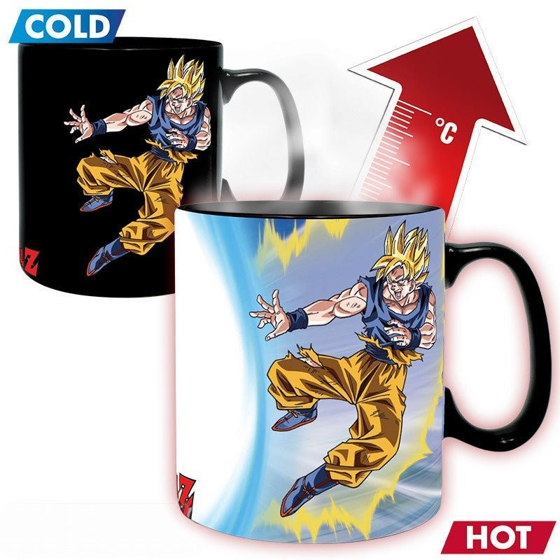 Fans Geek Store Dragon Ball Z ceramic mug showing Goku charging a Spirit Bomb when filled with a hot beverage