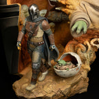Fans Geek Store Star Wars Mandalorian and Grogu fine art bust with Razor Crest diorama, 41cm, polystone, hand-painted.