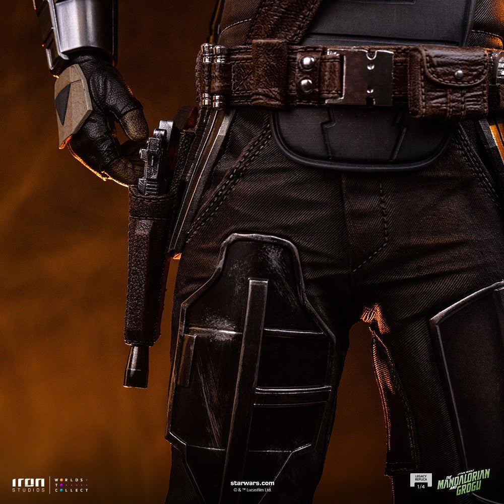 Fans Geek Store Iron Studios The Mandalorian & Grogu 1:4 scale polystone statue showing detailed armor and holster.