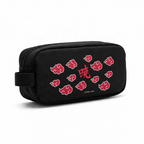 Fans Geek Store Naruto Shippuden Akatsuki pencil case in black polyester with red cloud pattern and zipper closure