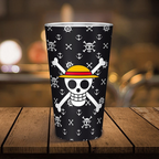 Fans Geek Store One Piece glass featuring a black pattern with Luffy's straw hat skull and crossbones emblem
