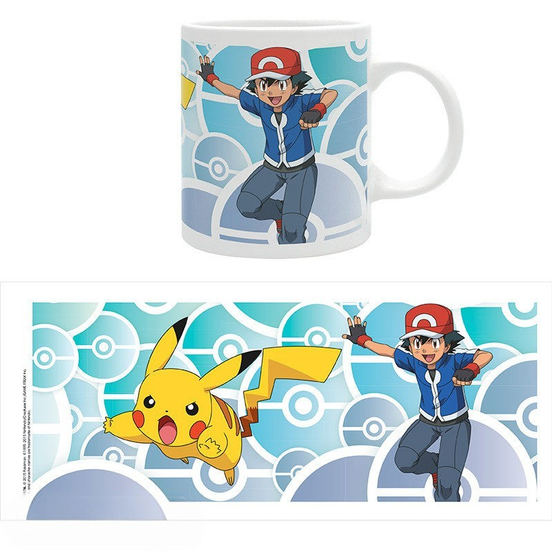 Fans Geek Store ceramic mug featuring Ash Ketchum and Pikachu with a blue Pokeball pattern design