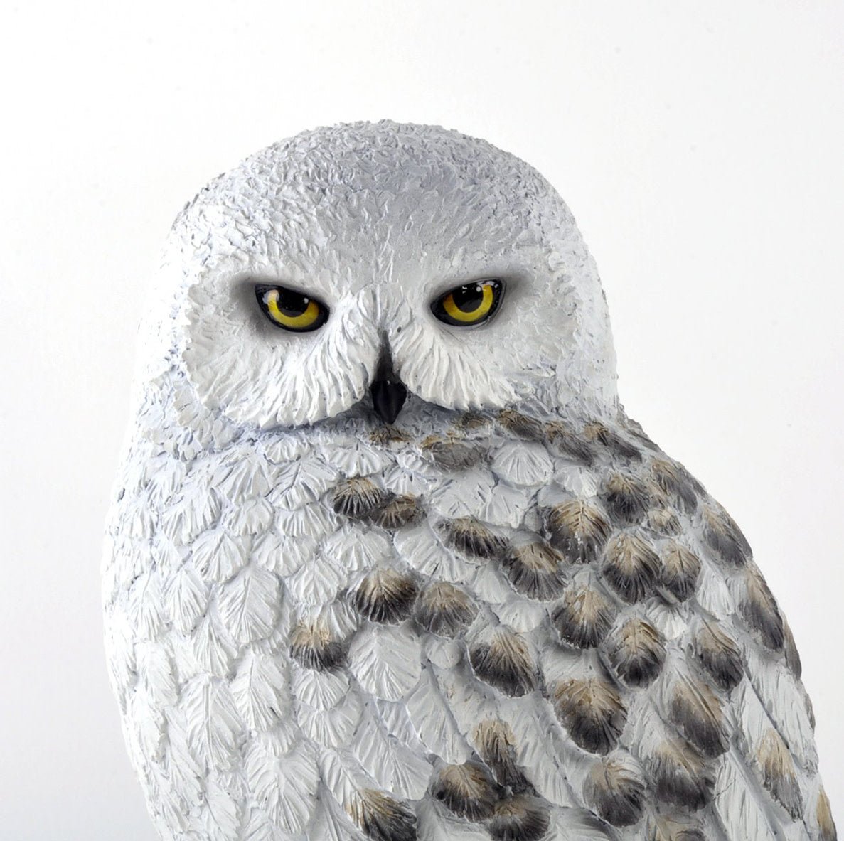 Harry Potter: Hedwig 9.5 inch Resin Sculpture - Fans Geek Store
