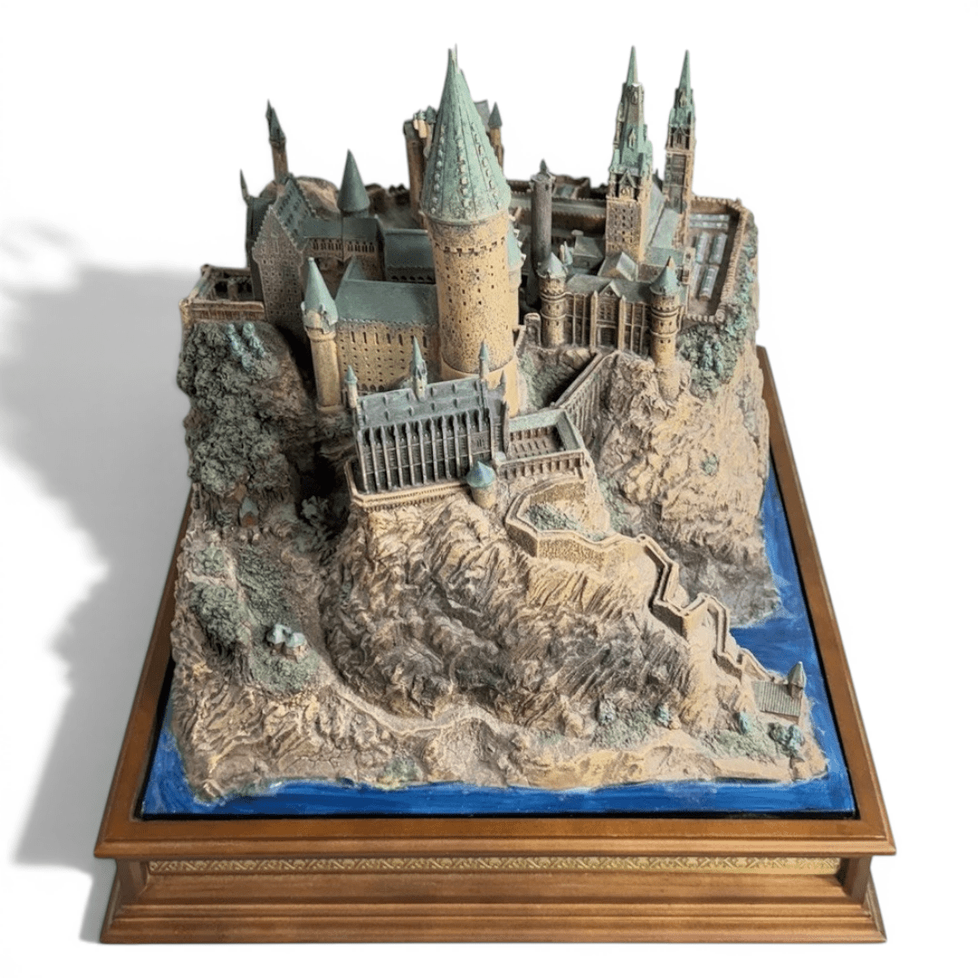 Harry Potter: Hogwarts Castle Environment - Fans Geek Storeproduct_typeThe Noble Collection
