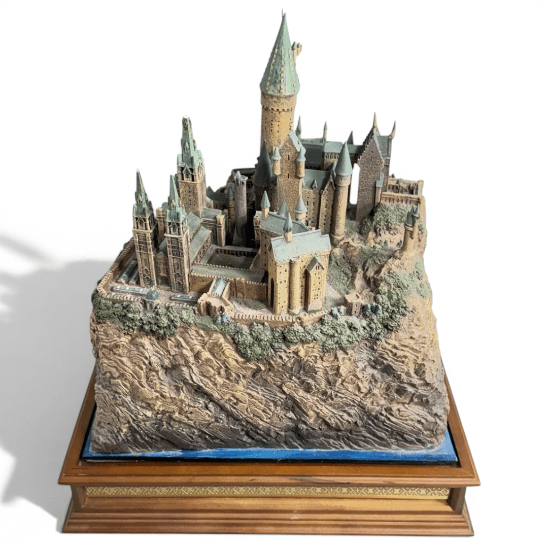 Harry Potter: Hogwarts Castle Environment - Fans Geek Storeproduct_typeThe Noble Collection