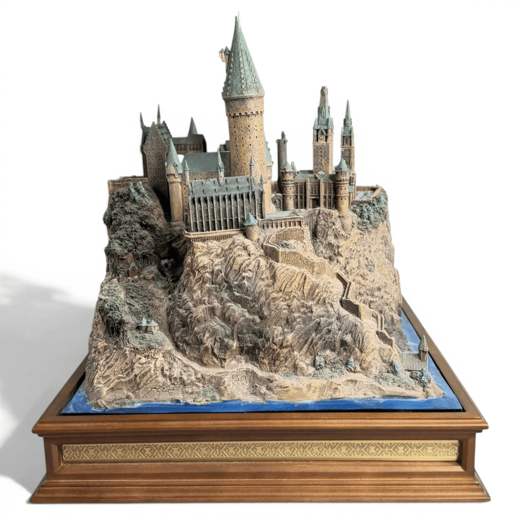 Harry Potter: Hogwarts Castle Environment - Fans Geek Storeproduct_typeThe Noble Collection
