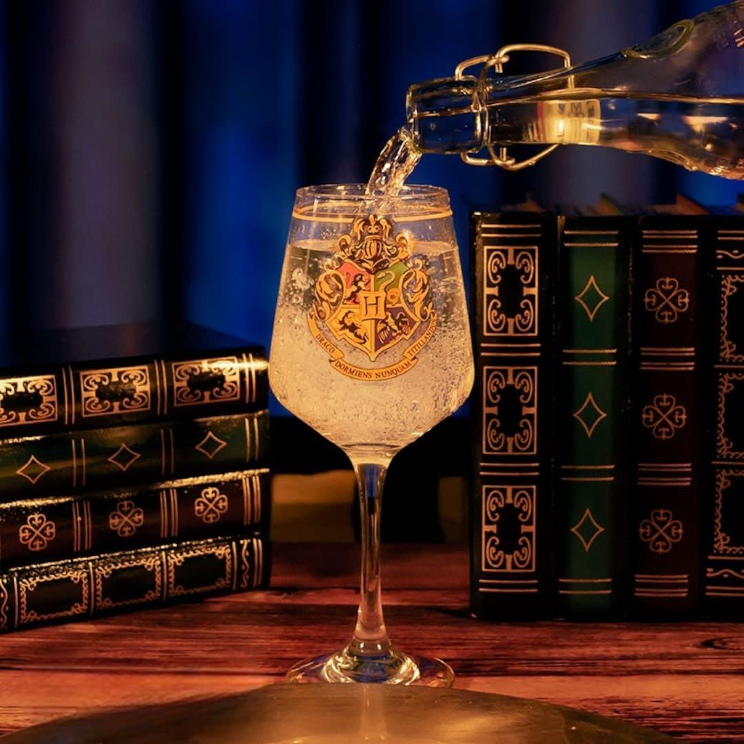 HARRY POTTER - Stemmed glass - "Hogwarts Crest" - Fans Geek Store