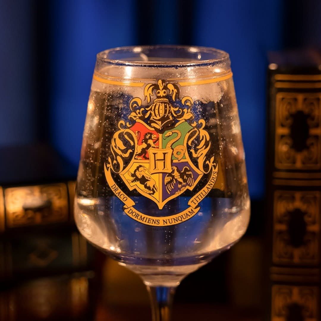HARRY POTTER - Stemmed glass - "Hogwarts Crest" - Fans Geek Store