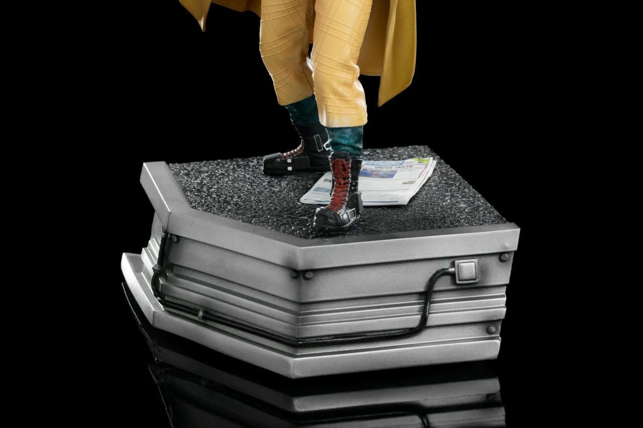 Back to the Future 2: Doc Brown in Alley 1:10 Scale Statue - Fans Geek Store