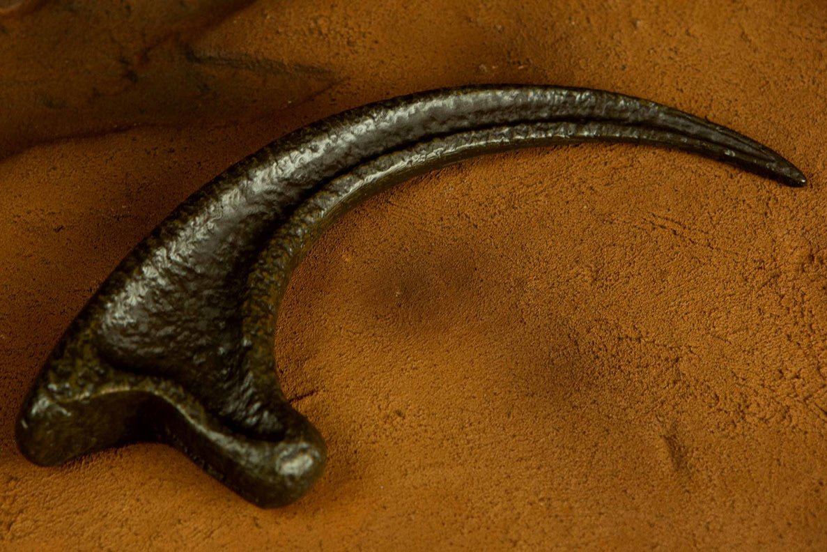 Jurassic Park: Raptor Claw Prop Replica - Fans Geek Store