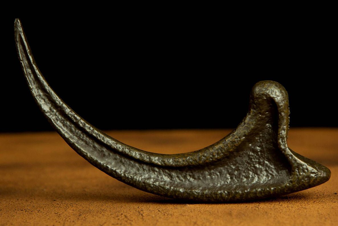 Jurassic Park: Raptor Claw Prop Replica - Fans Geek Store