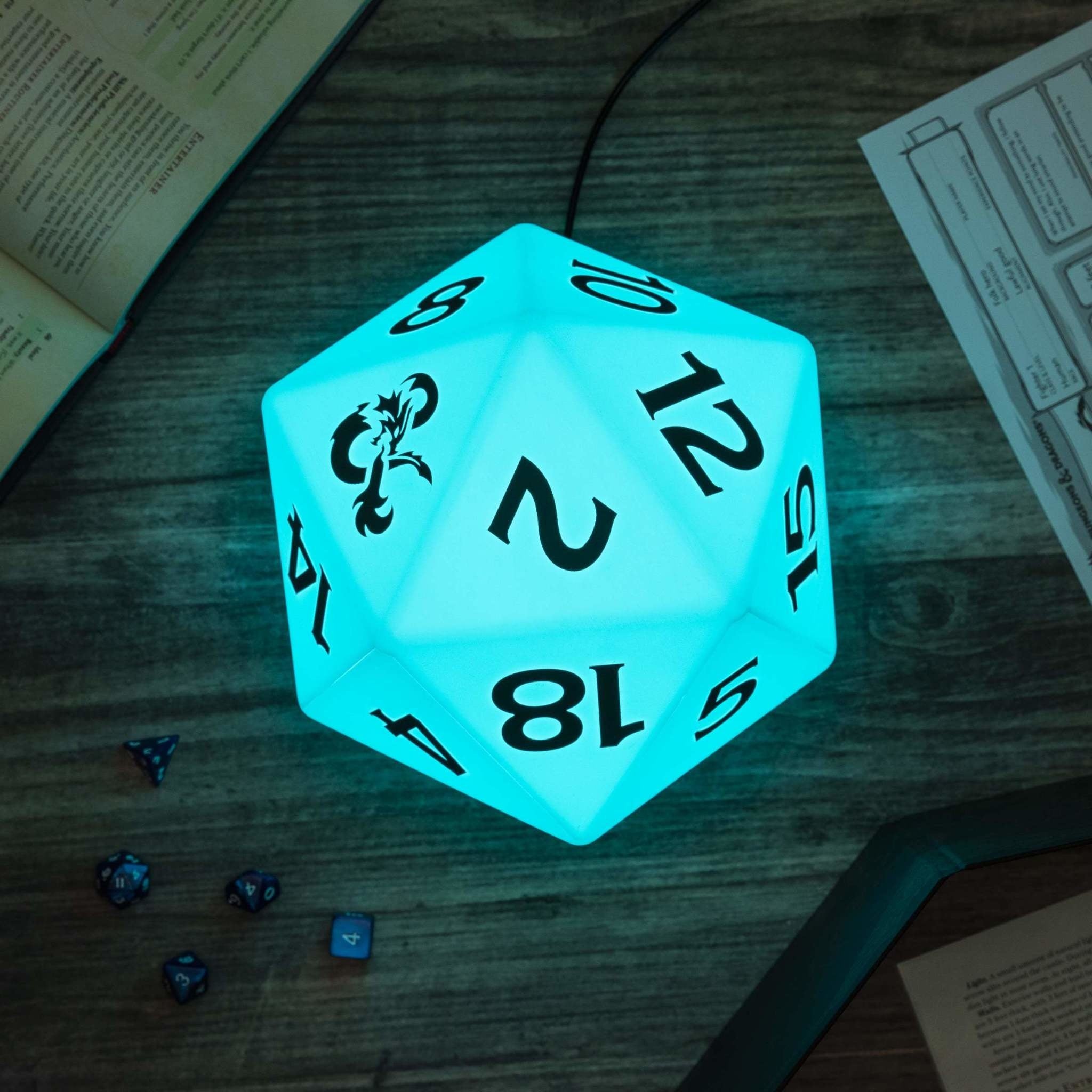 Dungeons & Dragons: D20 Colour Change Light - Fans Geek Store