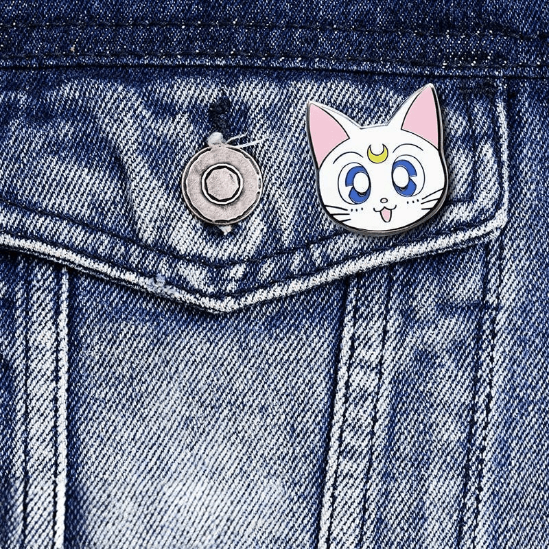 Sailor Moon metalen pin – Artemis - Fans Geek Storeproduct_type#ABYstyle