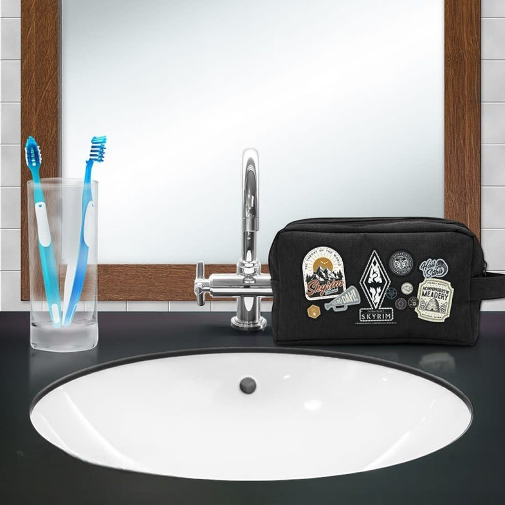 SKYRIM - Toiletry Bag 'Badges' - Fans Geek Store