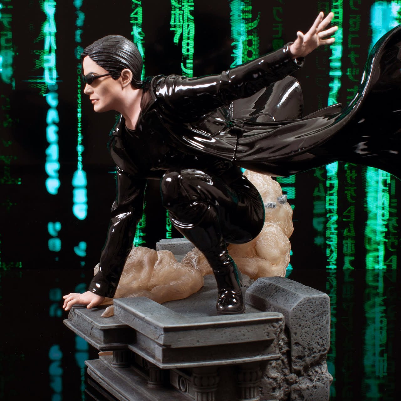 The Matrix Gallery: Trinity PVC Statue - Fans Geek Store