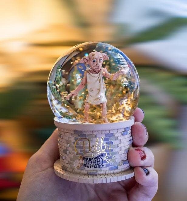 Harry Potter: Dobby Snow Globe - Fans Geek Store
